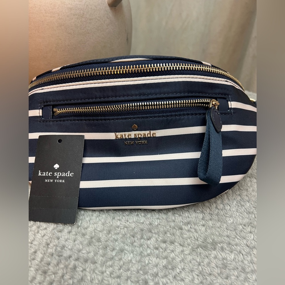 ⚓️Adorable KATE SPADE navy blue and white striped fanny pack NWT💙